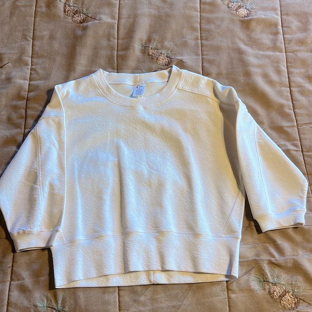 3/4 sleeve crop sweatshirt